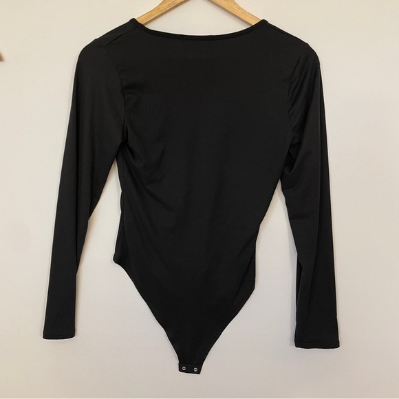 Gaze Long Sleeve Deep V-Neck Black Bodysuit - Picture 5 of 5